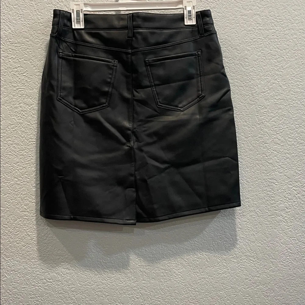 NEW NYDJ Sculpt-Her Black Faux Leather 5 Pocket Skirt Size 4